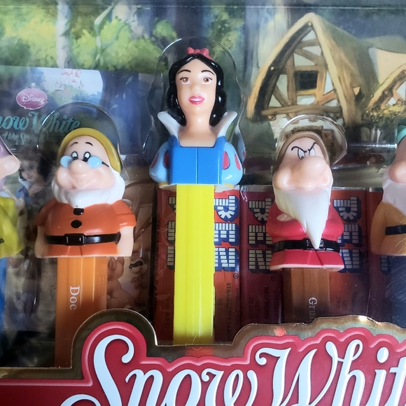 Disney Snow White Pez Collector's Dispenser - Picture 8 of 11